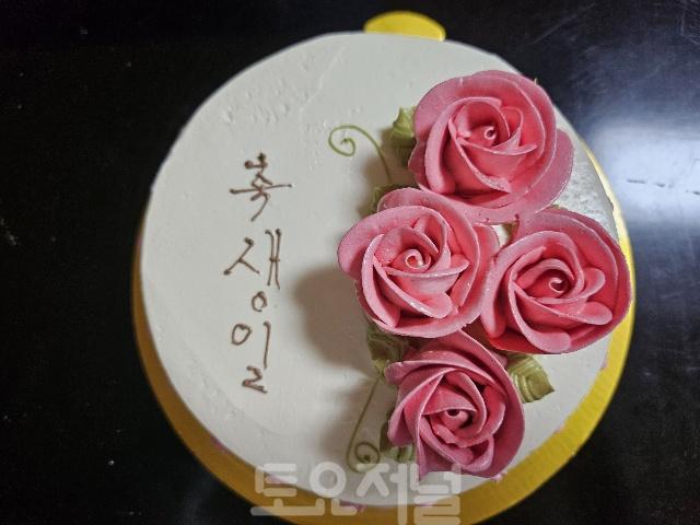 “생일 축하해!”…송파구, 취약계층 아동에 케이크 전달2.jpg