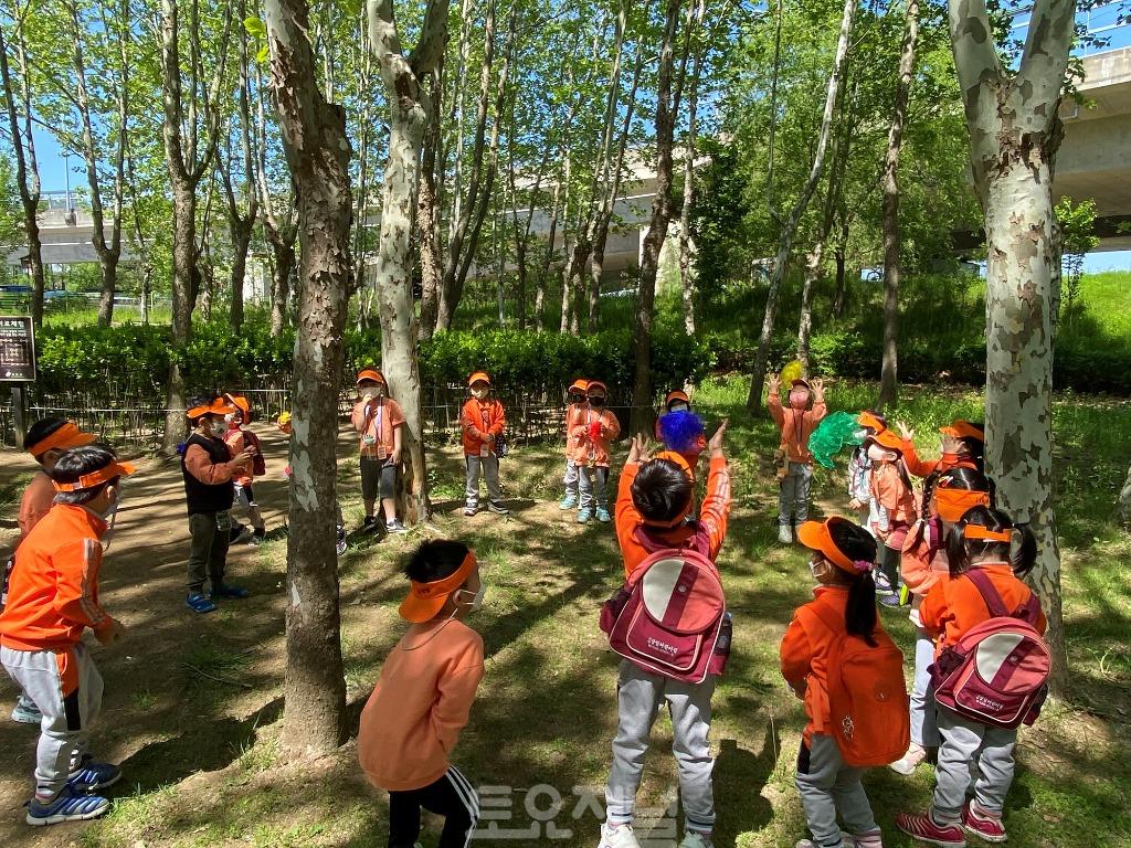 ‘도심 속 숲속 놀이터’ 하남 유아숲체험원에서 자연과 함께 놀아요(2).jpg